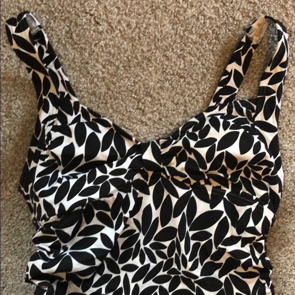 Lands End black and white tankini top